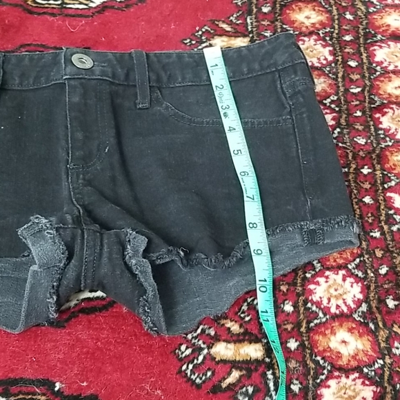 🎁 Vintage black guess Jean shorts - Picture 5 of 8